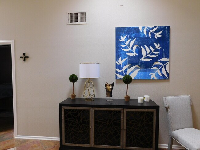 Building Photo - 41702 Aventine Ct