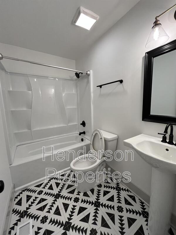 Building Photo - 4009 Crestridge Dr