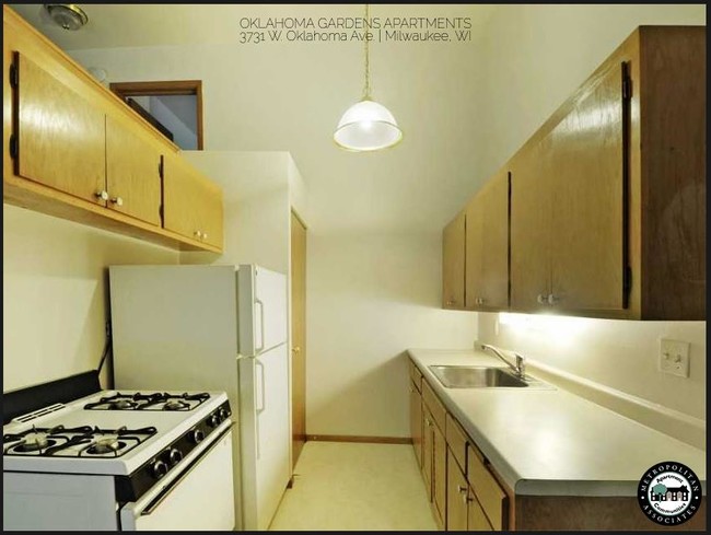 Building Photo - Oklahoma Gardens