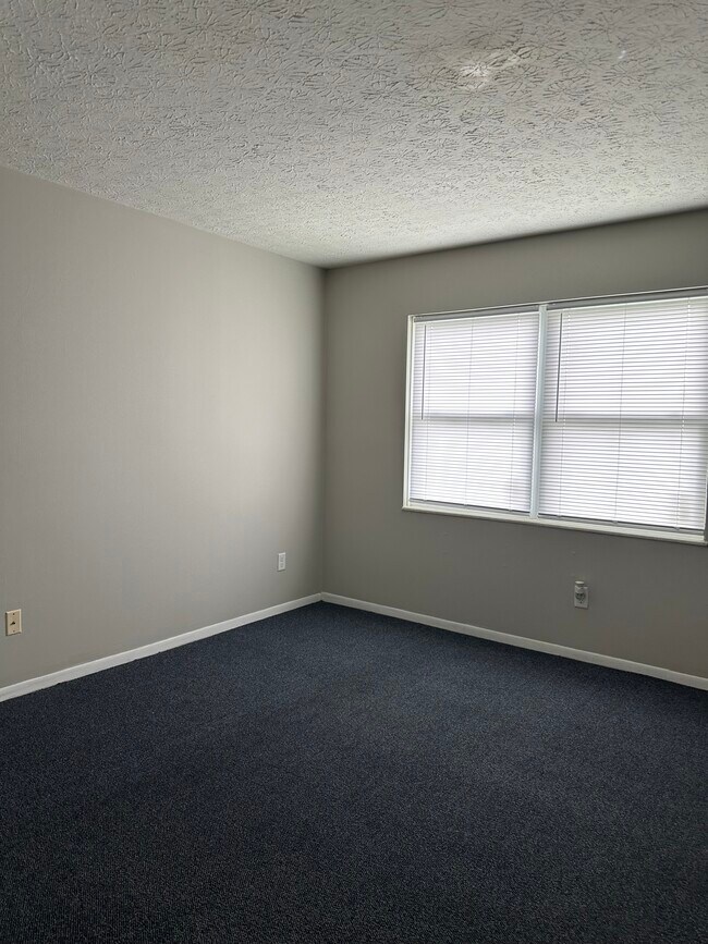 Foto del edificio - 2532 Sandbury Blvd