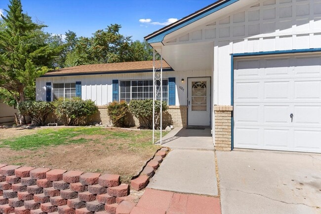 Building Photo - 10217 Santa Paula Ave NE