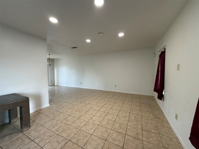 Building Photo - 4702 Ridgemar Cir