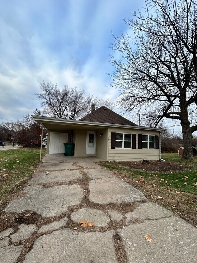 Primary Photo - Freshly Remodeled Unit