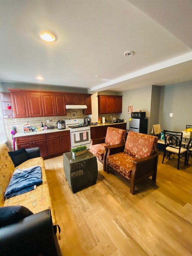 76 70th St, Guttenberg, NJ 07093 House Rental in Guttenberg, NJ