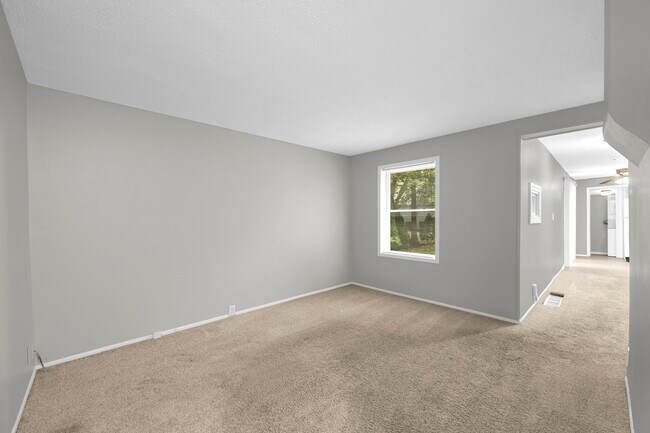 Foto del edificio - Two Bedroom One Bath Ranch Duplex in Batavia