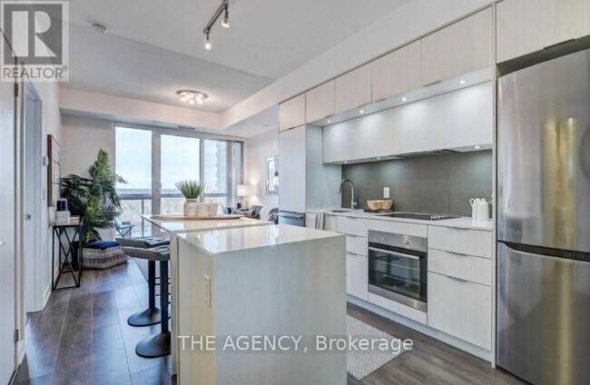 Photo du bâtiment - 55 Regent Park Blvd