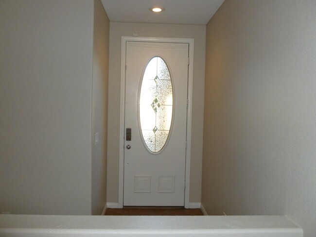 Building Photo - 673 Chepstow Ave
