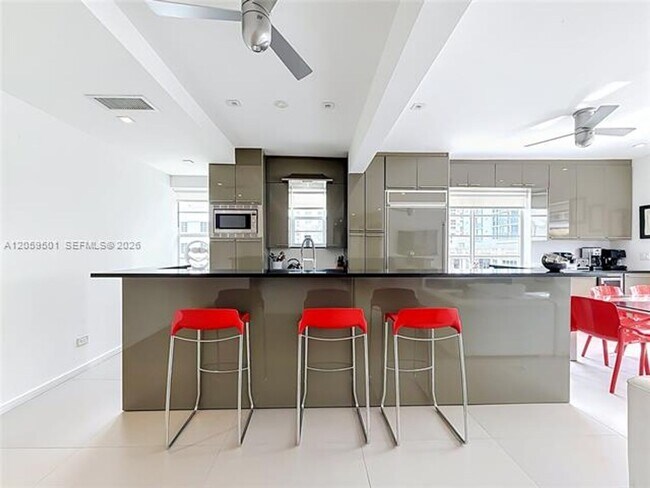 Foto del edificio - 1460 Ocean Dr