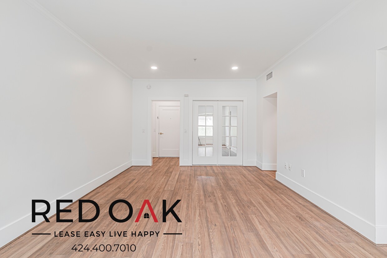 Primary Photo - 6533 Hollywood Blvd