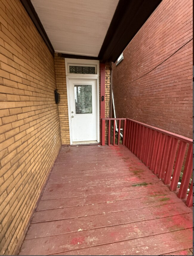 Building Photo - 7656 Highland Ave
