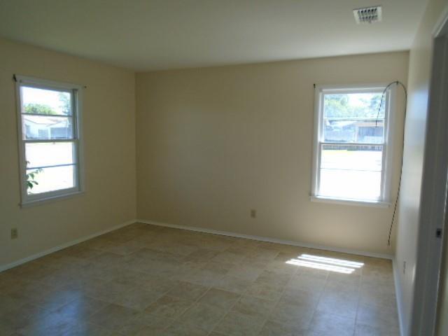 Building Photo - 2801 S 27th St