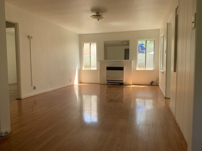 Building Photo - 3847 Brunswick Ave