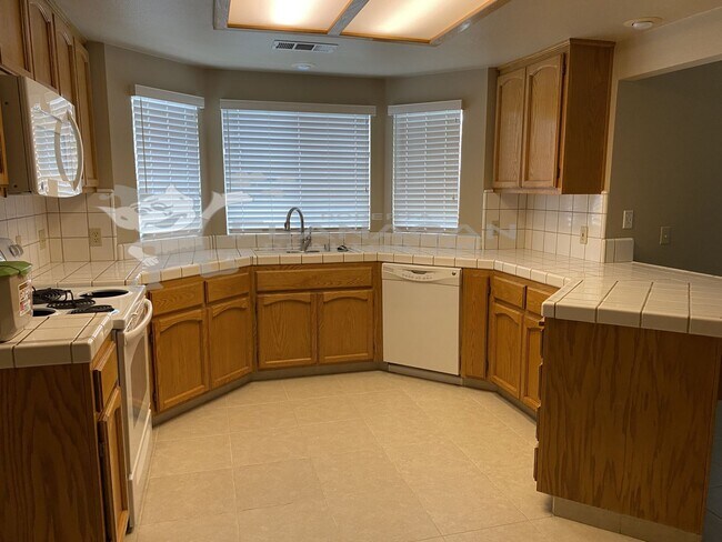 Foto del edificio - Beautiful 3 bedroom/ 2 bathroom home