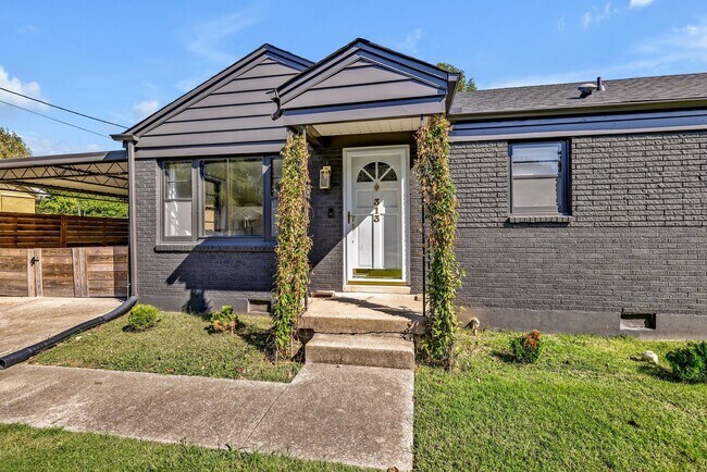 Foto del edificio - Beautifully furnished short-term rental in Historic Downtown Franklin!