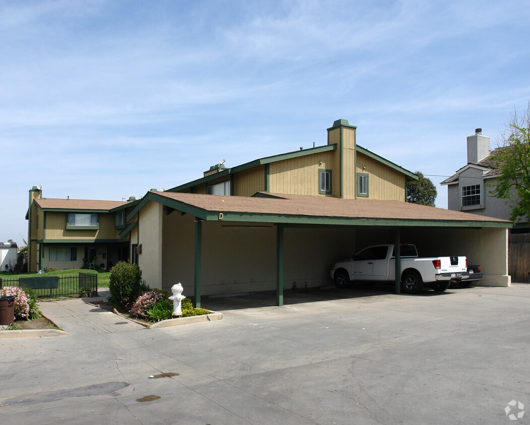 Foto del edificio - Garden Del Sol Apartments