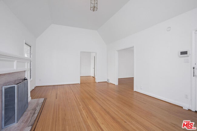 Foto del edificio - 162 N Citrus Ave