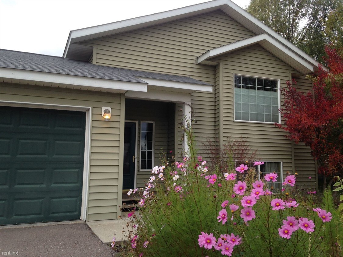 8 Darlene Rd, Columbia Falls, MT 59912 House for Rent in Columbia