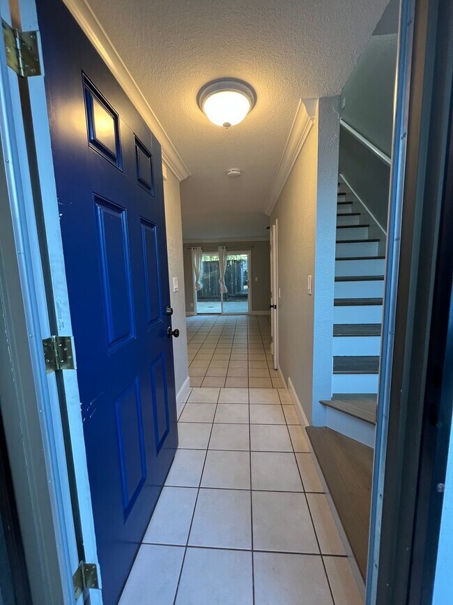 Foto del edificio - Updated Two-Bedroom, One-Bath Townhome – Bay Point