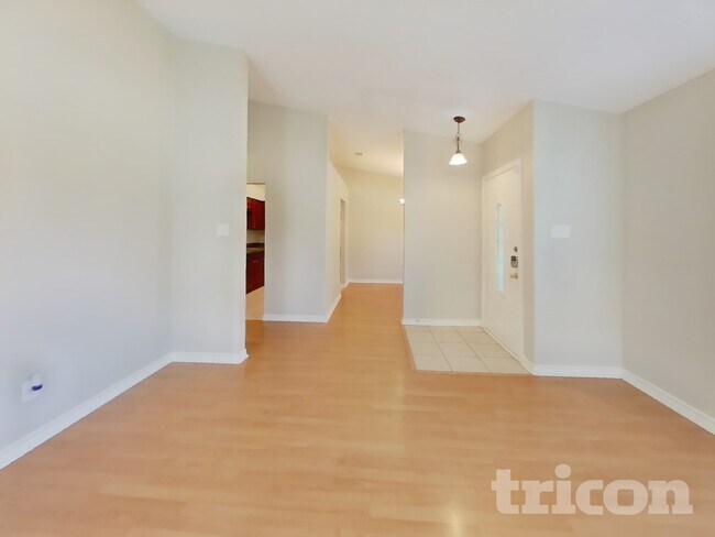 Foto del edificio - 8311 Rock Brook St