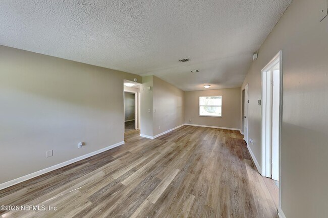 Building Photo - 4888 Strato Rd W