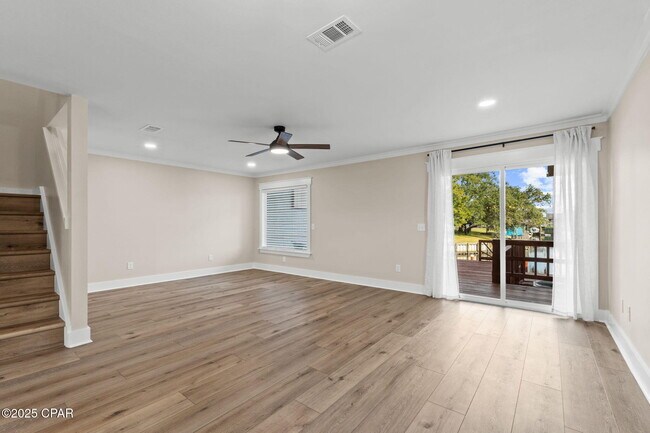 Building Photo - 1335 Capri Dr