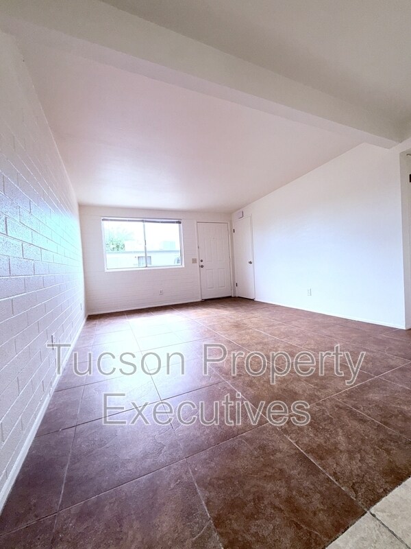 Foto del edificio - 4235 E Lee St