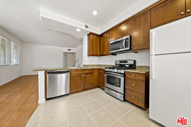 Building Photo - 360 W Ave 26
