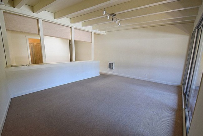Building Photo - 21 Bolinas Rd