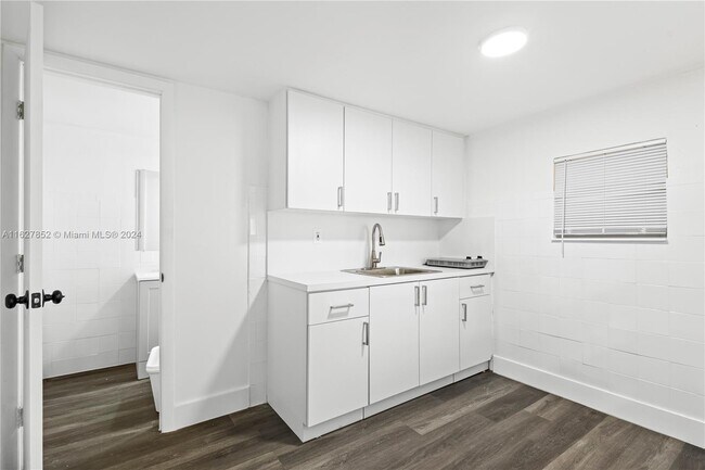 Foto del edificio - 2625 NW 24th Ave