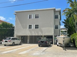 Building Photo - 26 S Exuma Rd