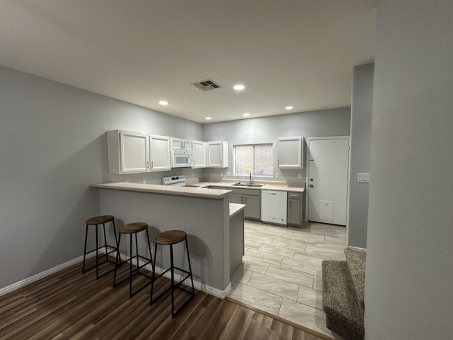 Foto del edificio - 17610 N 17th Pl