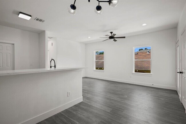Foto del edificio - 769 Dillard St