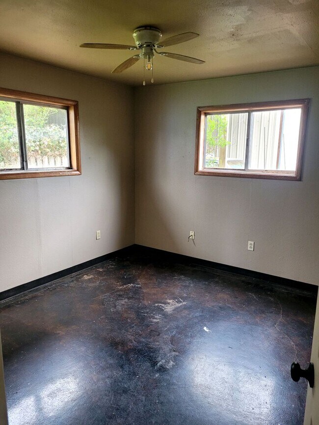 Building Photo - 1925 S 9th St