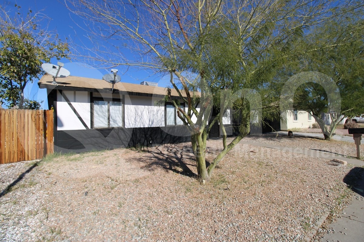 Primary Photo - 5334 W Mauna Loa Ln