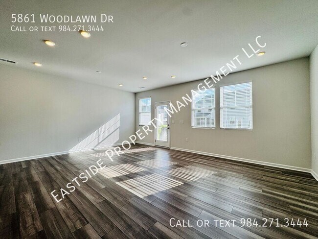 Foto del edificio - 5861 Woodlawn Dr