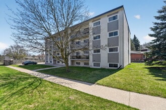 Building Photo - 81 Kenwood Dr