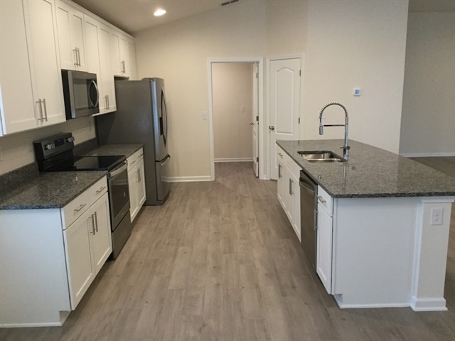 Foto del edificio - 297 N Hamilton Springs Rd