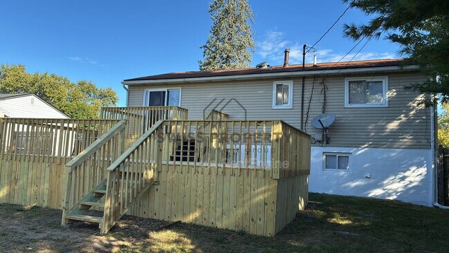 Building Photo - 5071 Albany Dr