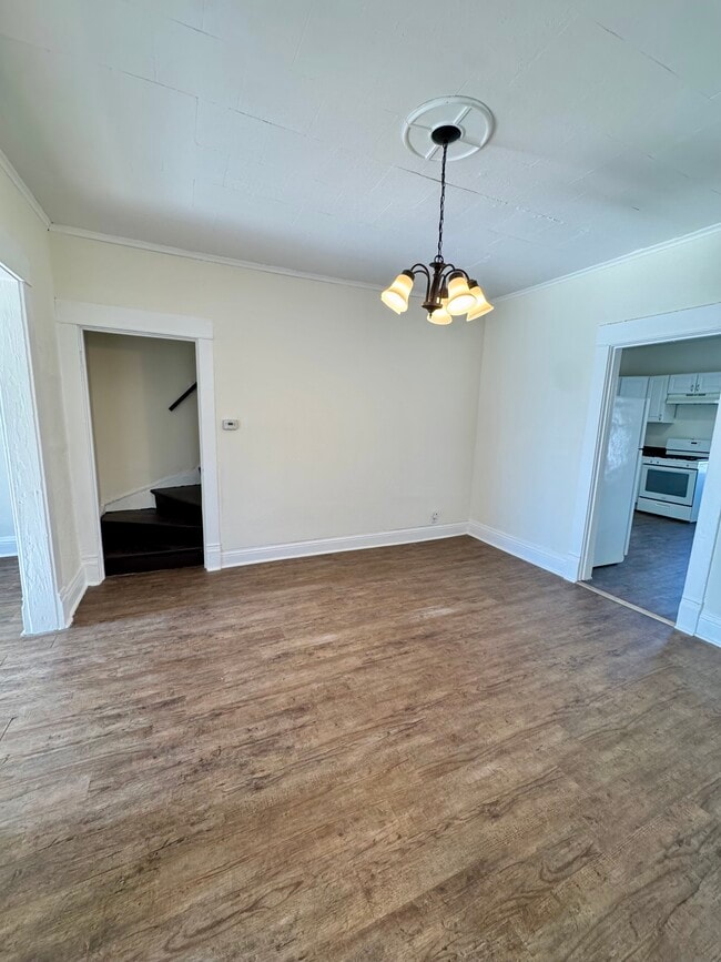 Building Photo - 906 Charlotte St