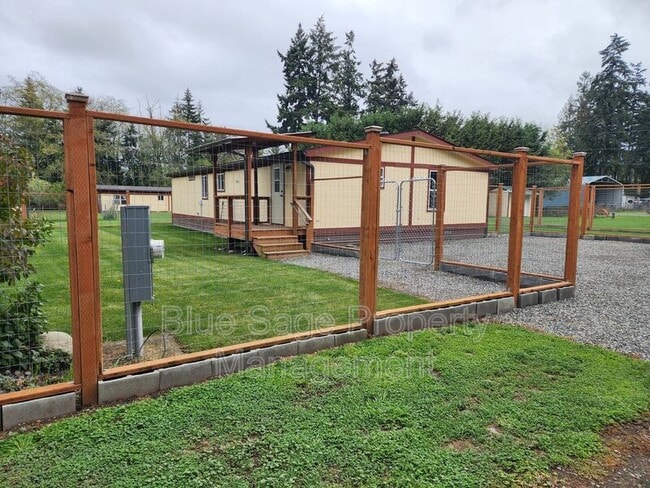 Building Photo - 144 Daisy Ln