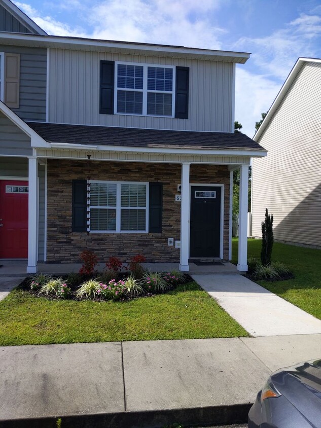 Foto principal - Beautiful Oyster Landing Community Townhom...