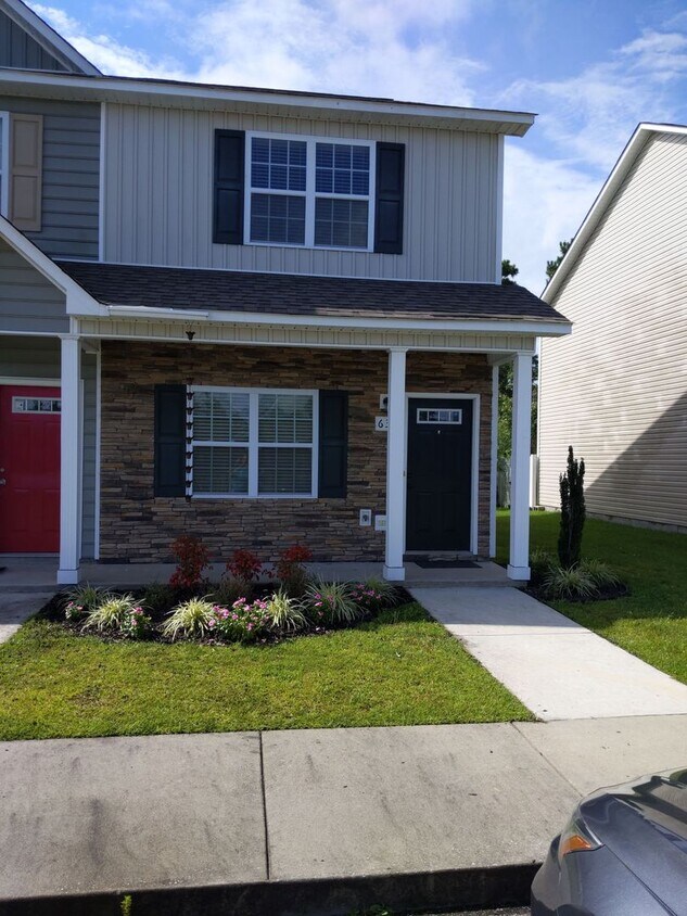 Primary Photo - Beautiful Oyster Landing Community Townhome