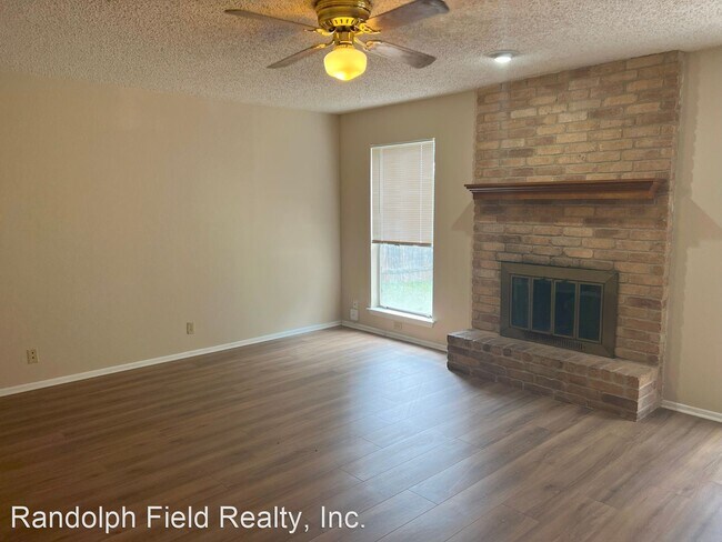 Building Photo - 3 br, 2.5 bath House - 5730 SPRING MOON
