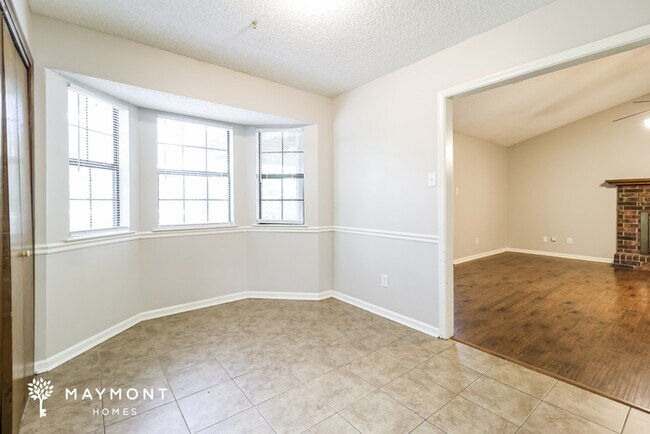 Foto del edificio - 105 Whitewood Dr