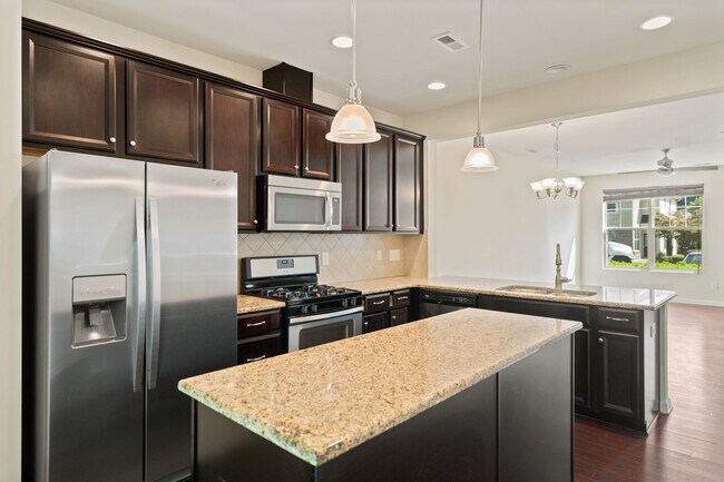 Foto del edificio - Beautiful 2 Bedroom/ 2.5 bath in Thompson ...