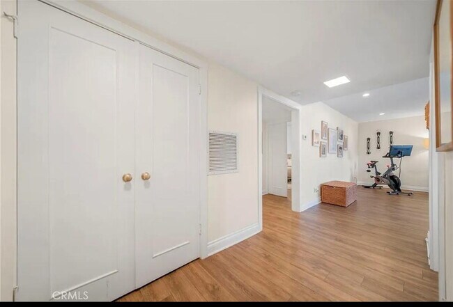 Foto del edificio - "Chic 1-Bed Encino Apartment with Modern A...