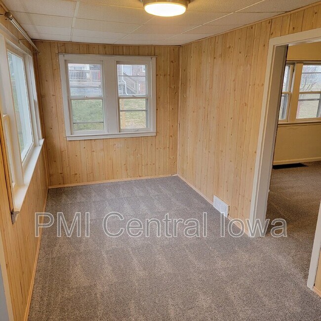 Foto del edificio - 1211 Lewis Ave