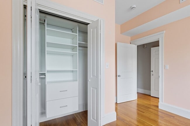 Building Photo - 227 Centre St