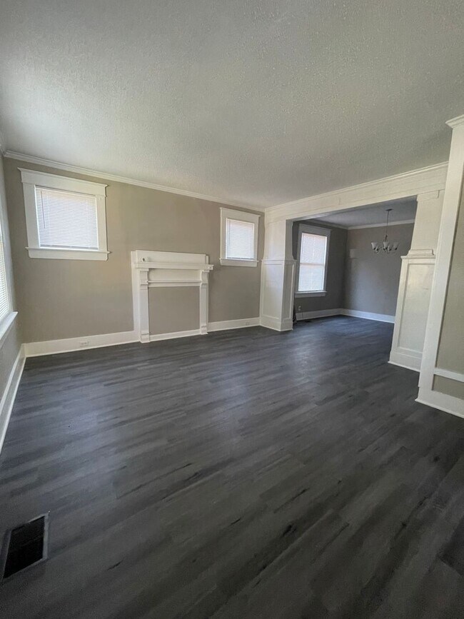 Building Photo - Newly Renovated Home in South Memphis