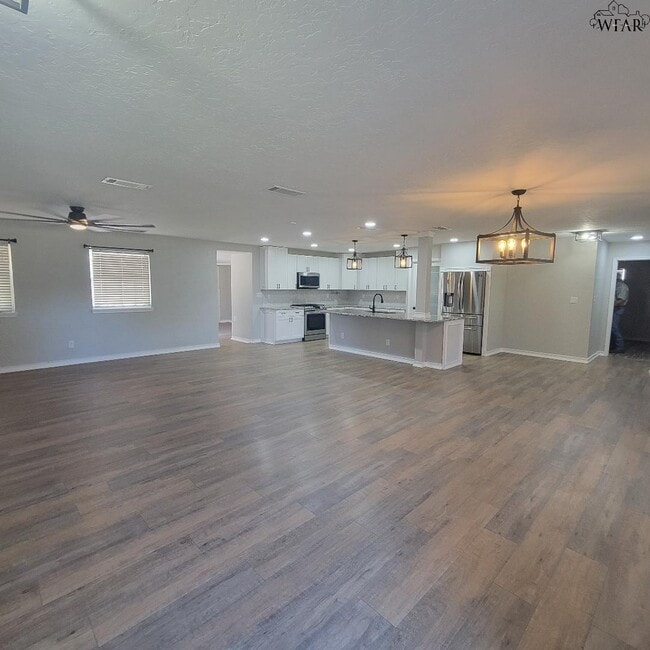 Foto del edificio - 4444 Phillips Dr